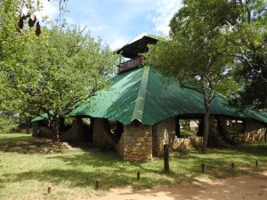 view of the roofed lapa